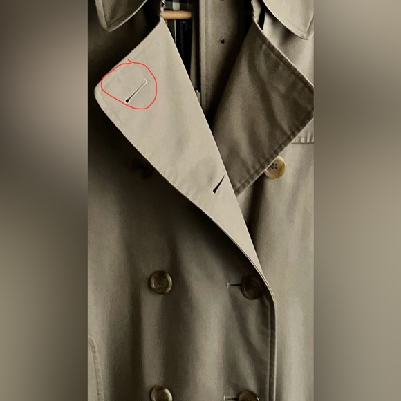 Vintage Burberry trench coat. - Picture 4 of 15